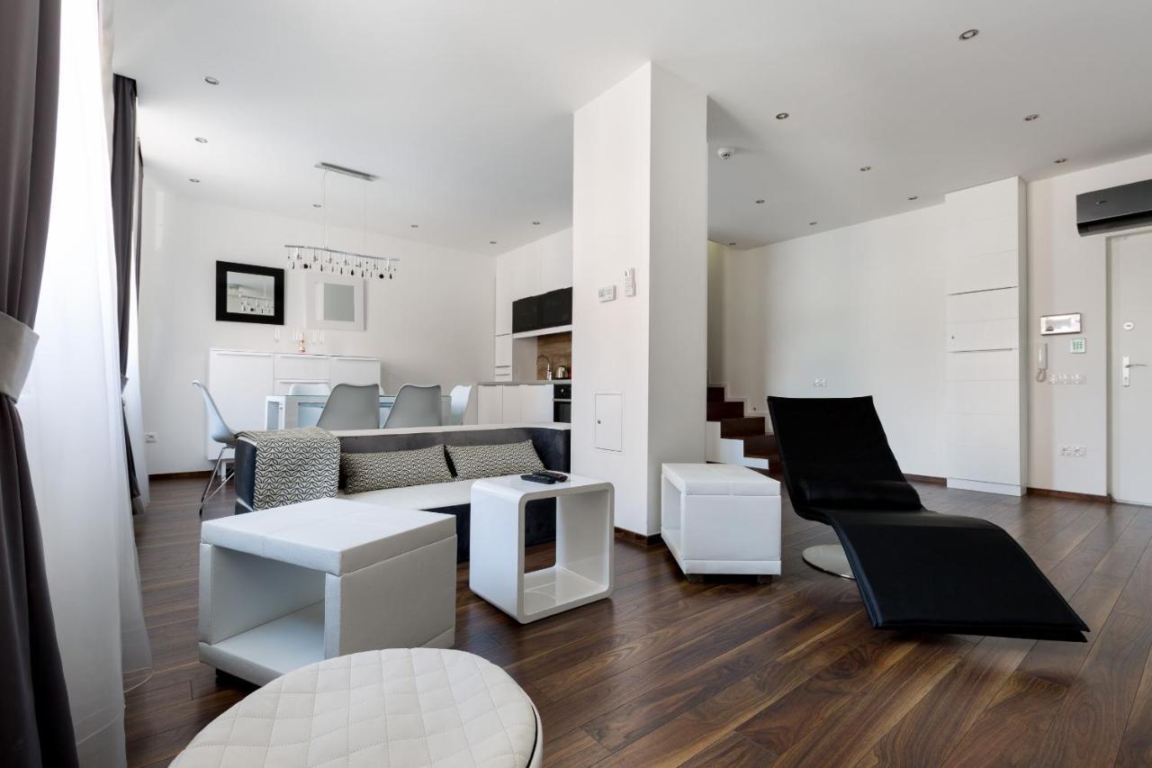 Budapest Central Square 2 Bedrooms Suite - Michaelides Voeroesmarty Square Residences 외부 사진