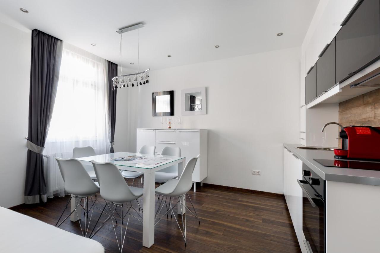 Budapest Central Square 2 Bedrooms Suite - Michaelides Voeroesmarty Square Residences 외부 사진