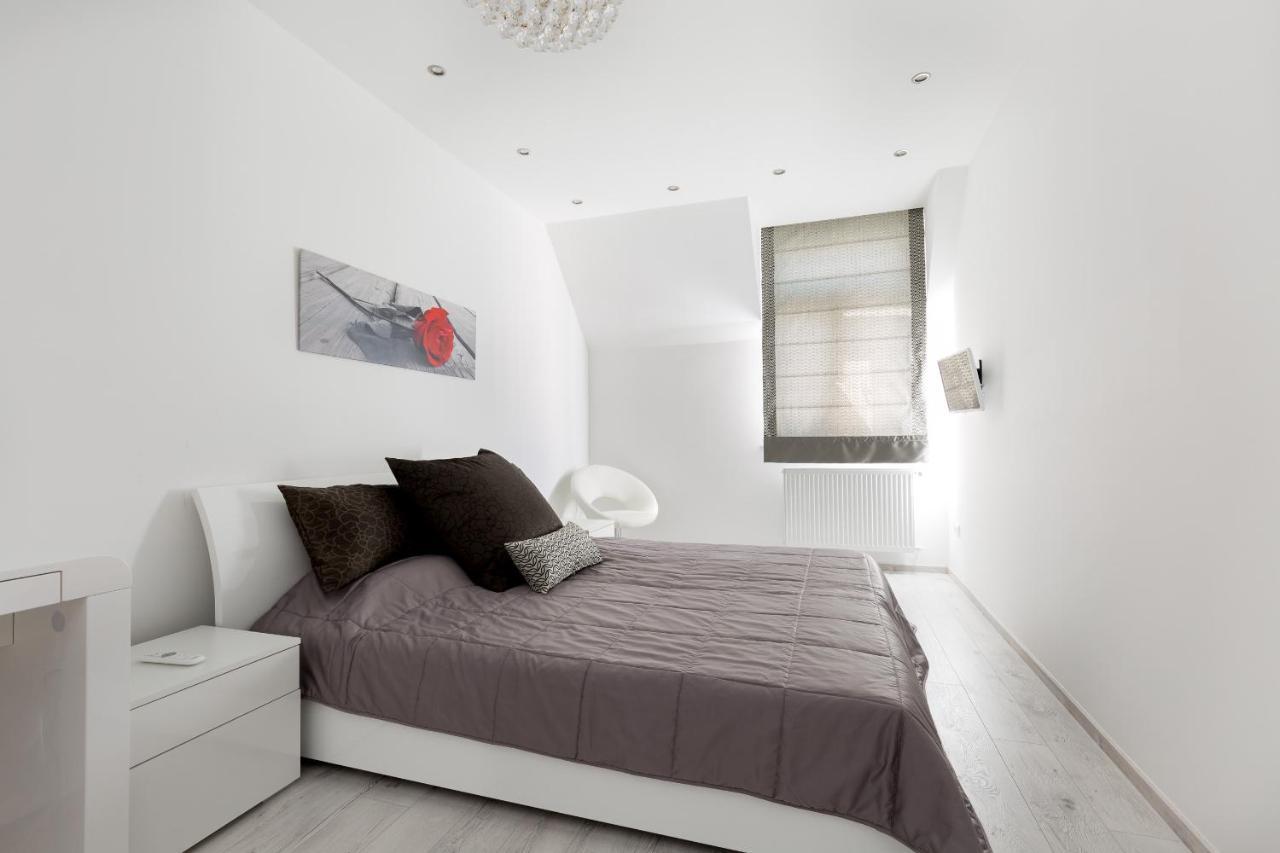 Budapest Central Square 2 Bedrooms Suite - Michaelides Voeroesmarty Square Residences 외부 사진