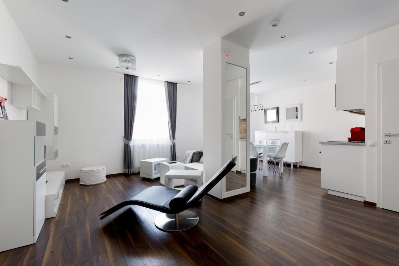 Budapest Central Square 2 Bedrooms Suite - Michaelides Voeroesmarty Square Residences 외부 사진