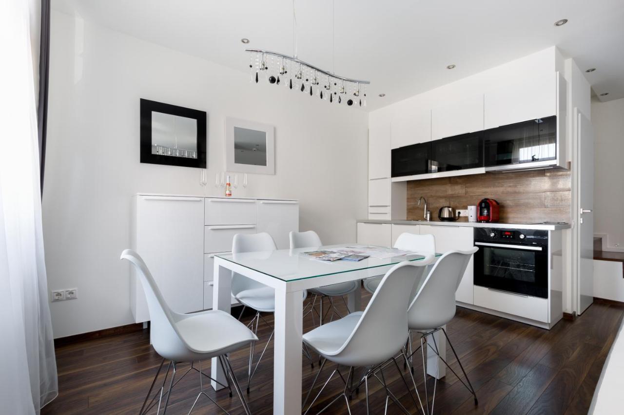 Budapest Central Square 2 Bedrooms Suite - Michaelides Voeroesmarty Square Residences 외부 사진